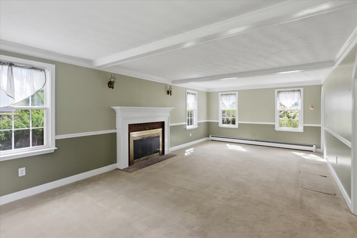 Single Family Residence at 10 Parker Dr, Freetown MA 02717, photo 6 of 18