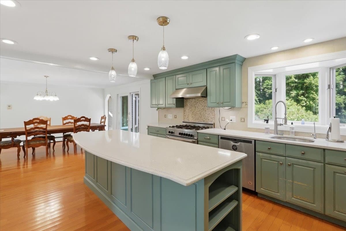 Single Family Residence at 10 Parker Dr, Freetown MA 02717, photo 13 of 18