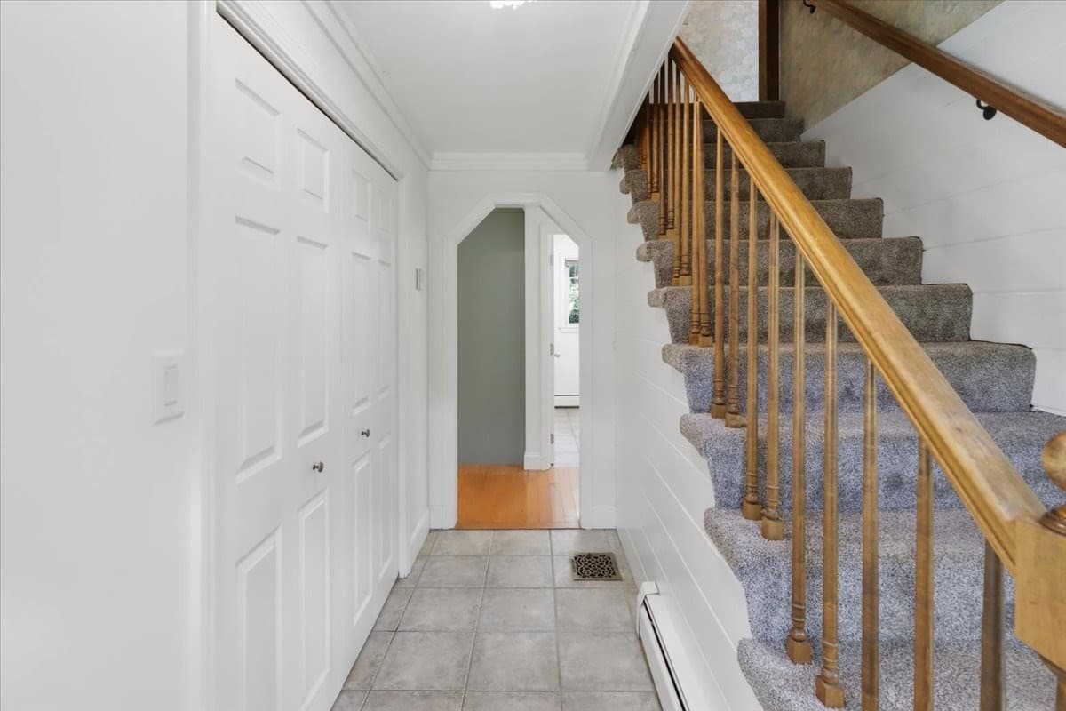 Single Family Residence at 10 Parker Dr, Freetown MA 02717, photo 7 of 18