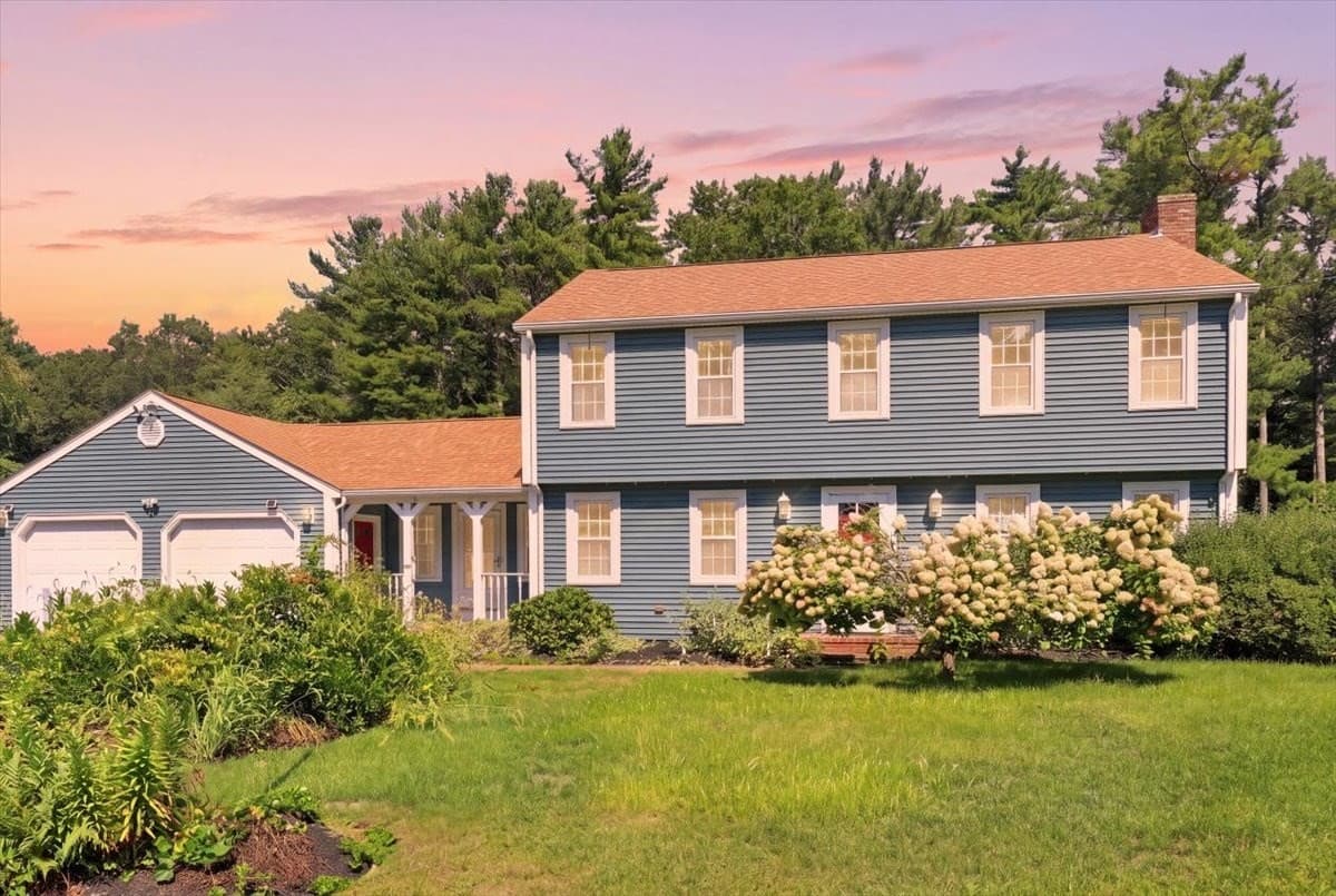 Single Family Residence at 10 Parker Dr, Freetown MA 02717, photo 3 of 18