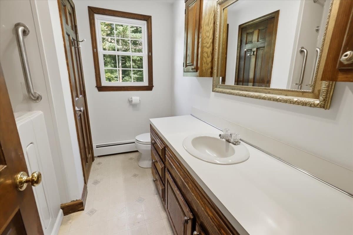 Single Family Residence at 10 Parker Dr, Freetown MA 02717, photo 9 of 18