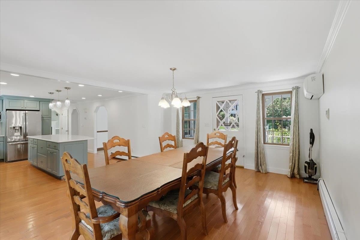 Single Family Residence at 10 Parker Dr, Freetown MA 02717, photo 11 of 18