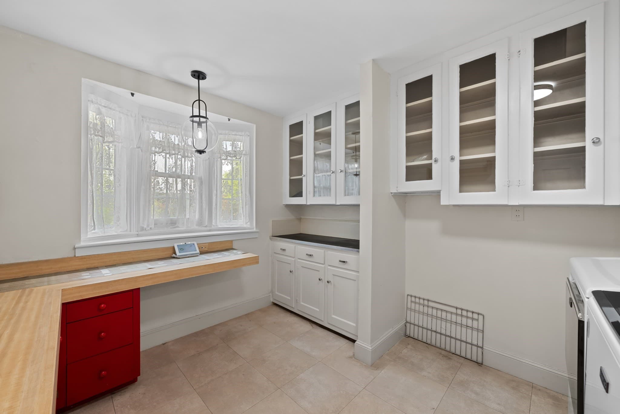 Single Family Residence at 20 Westwood Dr, Worcester MA 01609, Worcester, photo 20 of 41