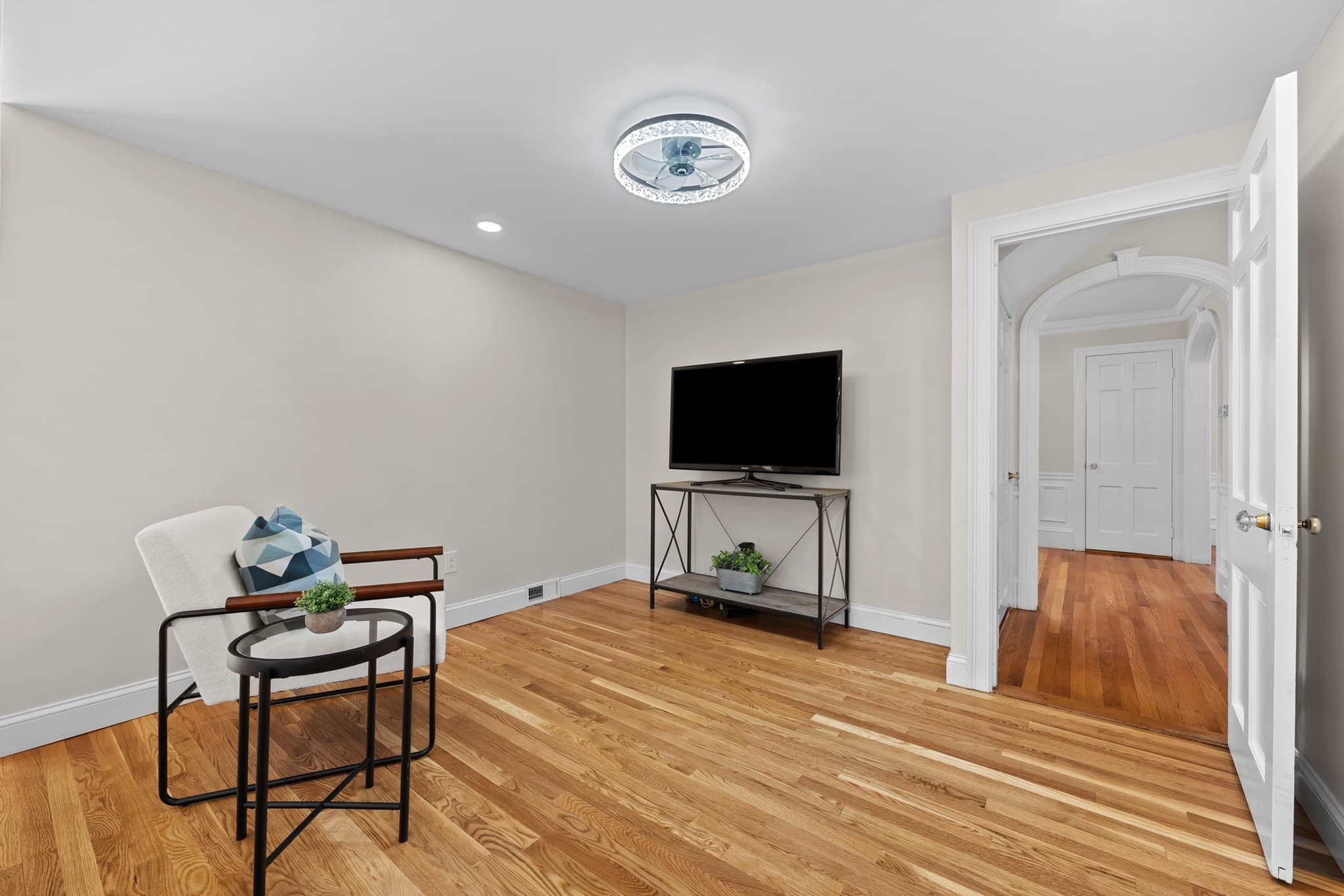 Single Family Residence at 20 Westwood Dr, Worcester MA 01609, Worcester, photo 10 of 41