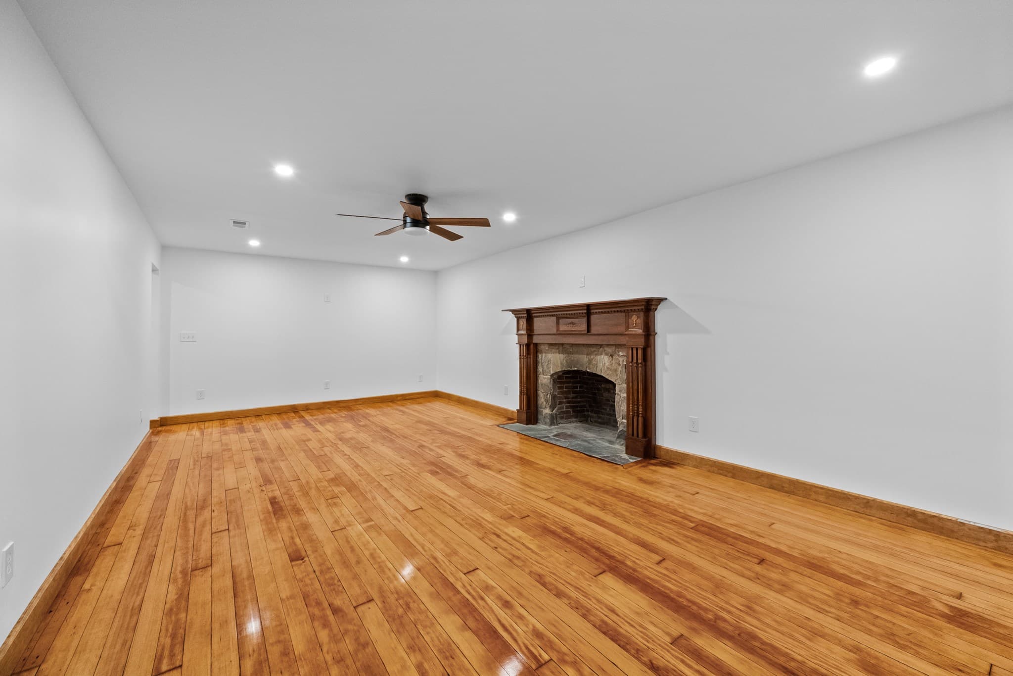 Single Family Residence at 20 Westwood Dr, Worcester MA 01609, Worcester, photo 37 of 41