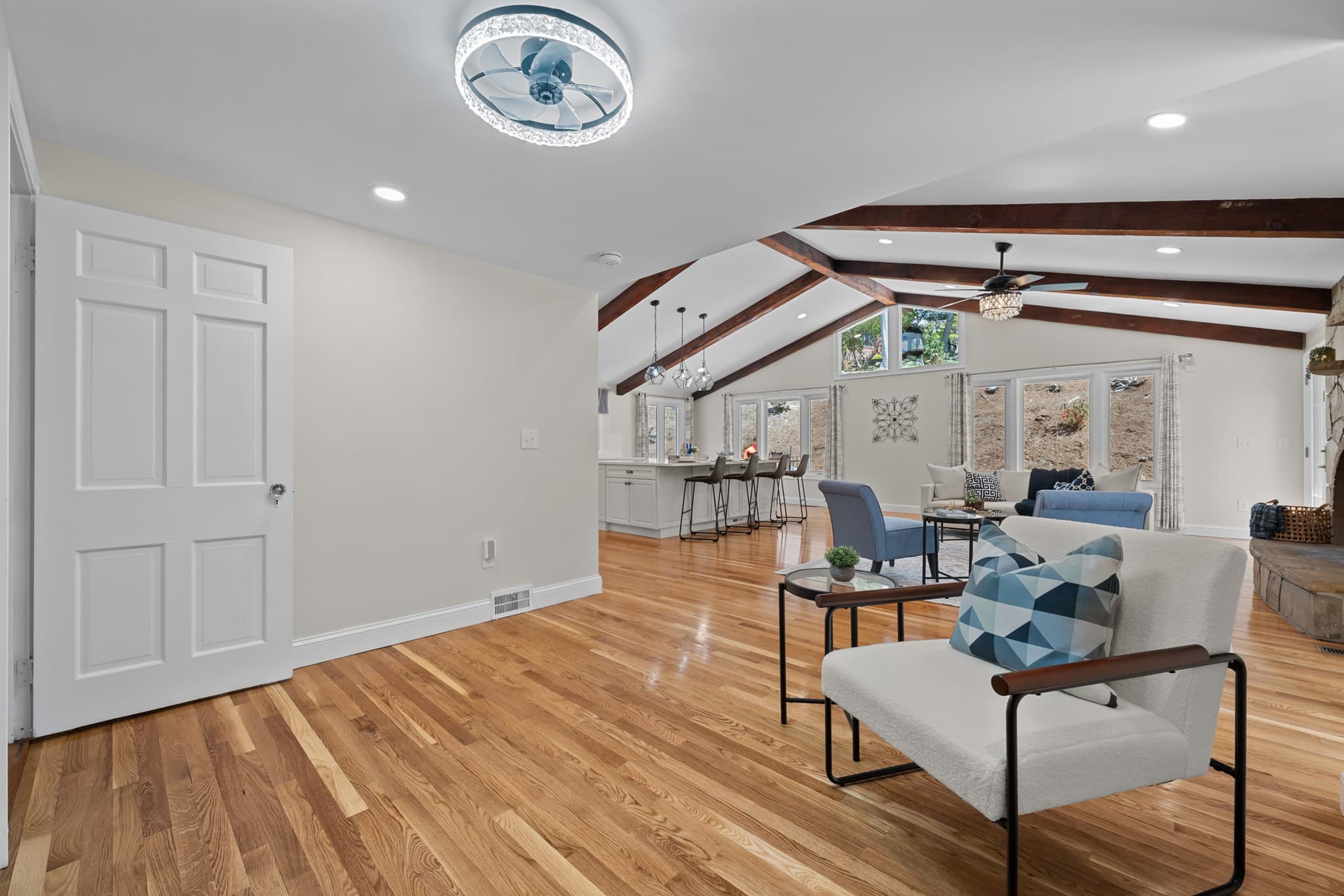 Single Family Residence at 20 Westwood Dr, Worcester MA 01609, Worcester, photo 11 of 41