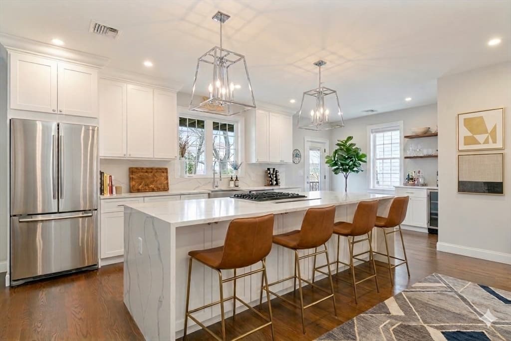 Condominium at 27 Suffolk St # 2, Chelsea MA 02150, Chelsea, photo 4 of 14