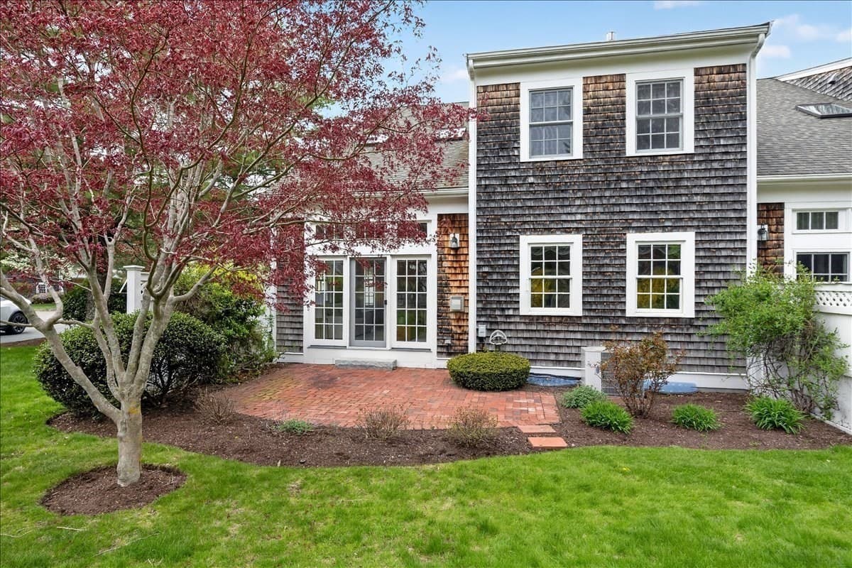 Condominium at 14 Whiting Lane # 14, Hingham MA 02043, photo 5 of 39