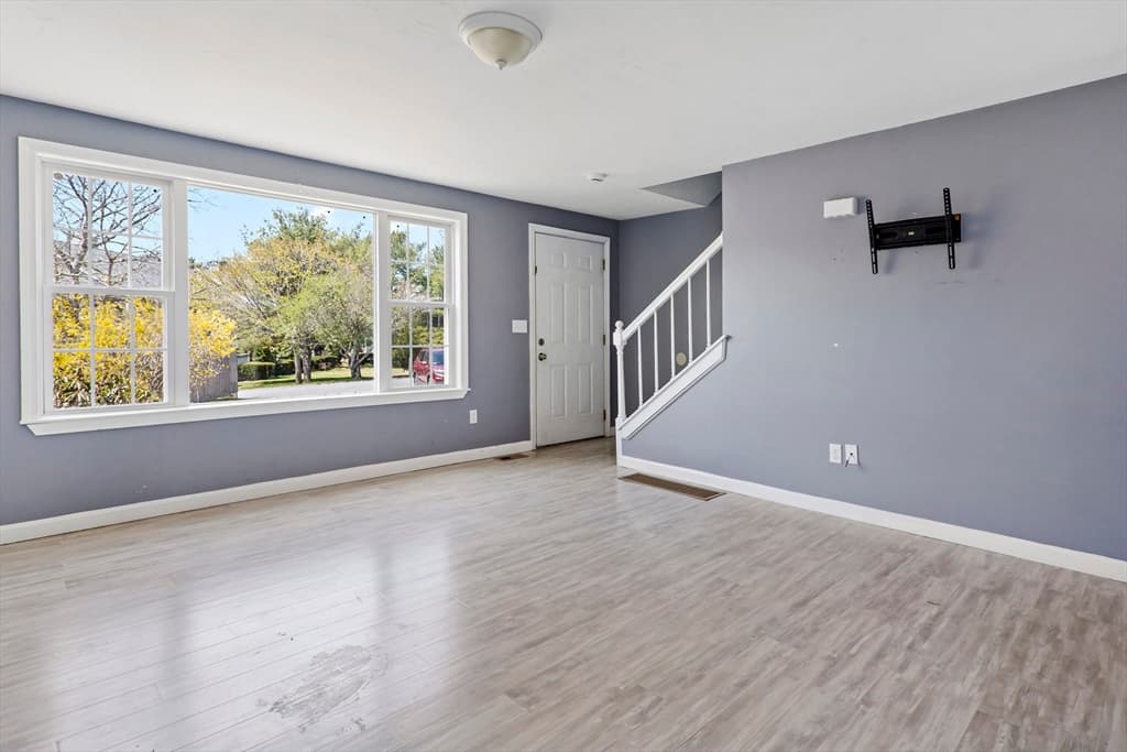 Condominium at 573 Carriage Shop Rd # G, Falmouth MA 02536, Falmouth, photo 3 of 25