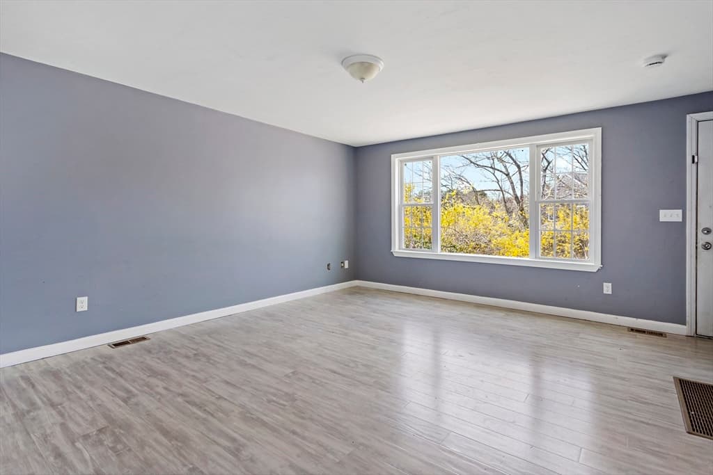 Condominium at 573 Carriage Shop Rd # G, Falmouth MA 02536, Falmouth, photo 5 of 25