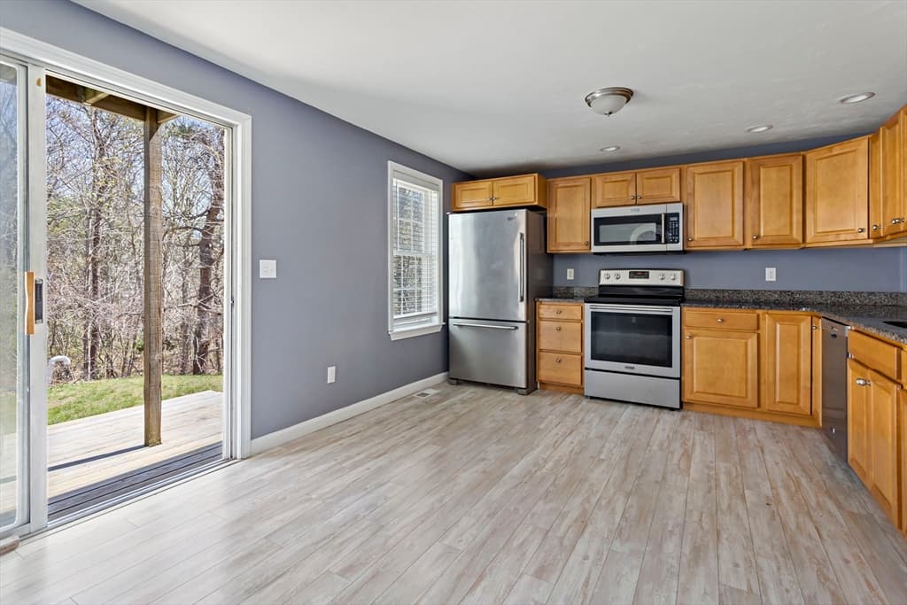 Condominium at 573 Carriage Shop Rd # G, Falmouth MA 02536, Falmouth, photo 9 of 25