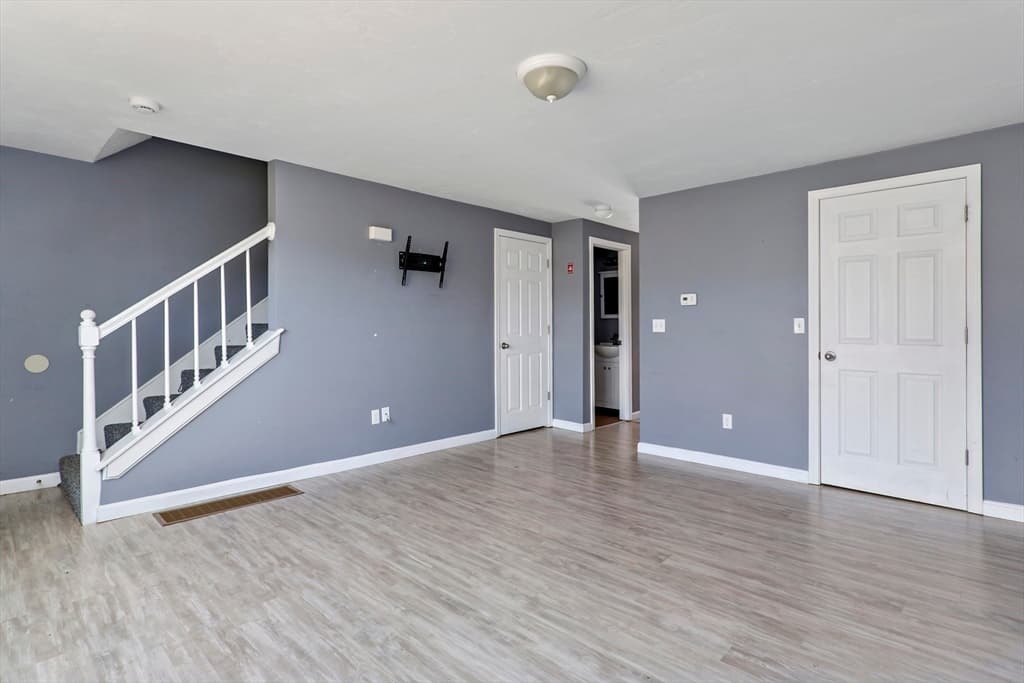 Condominium at 573 Carriage Shop Rd # G, Falmouth MA 02536, Falmouth, photo 4 of 25