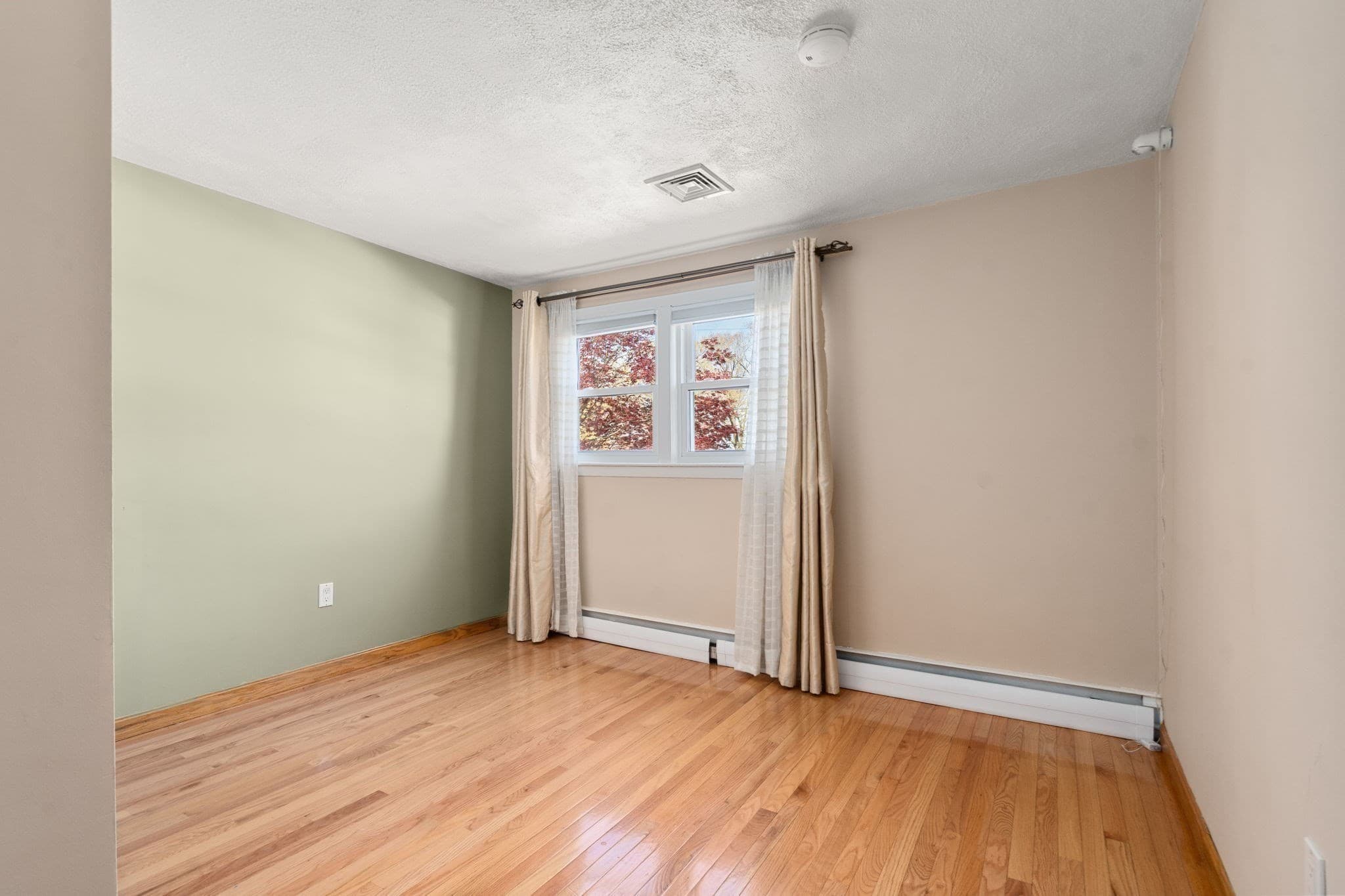 Single Family Residence at 164 Lockland Ave, Framingham MA 01701, photo 17 of 36