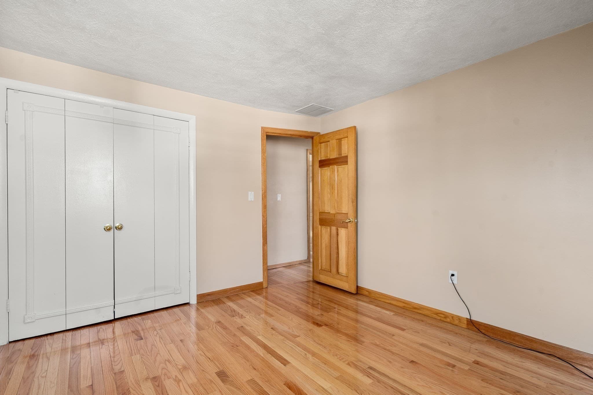 Single Family Residence at 164 Lockland Ave, Framingham MA 01701, photo 16 of 36