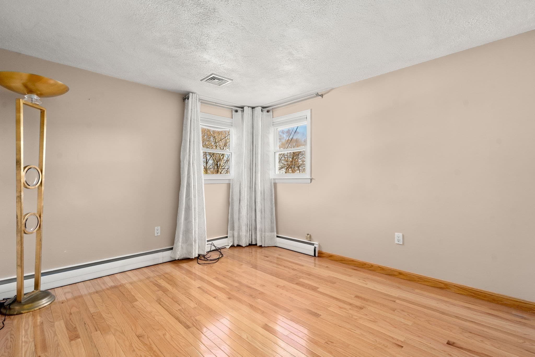 Single Family Residence at 164 Lockland Ave, Framingham MA 01701, photo 15 of 36