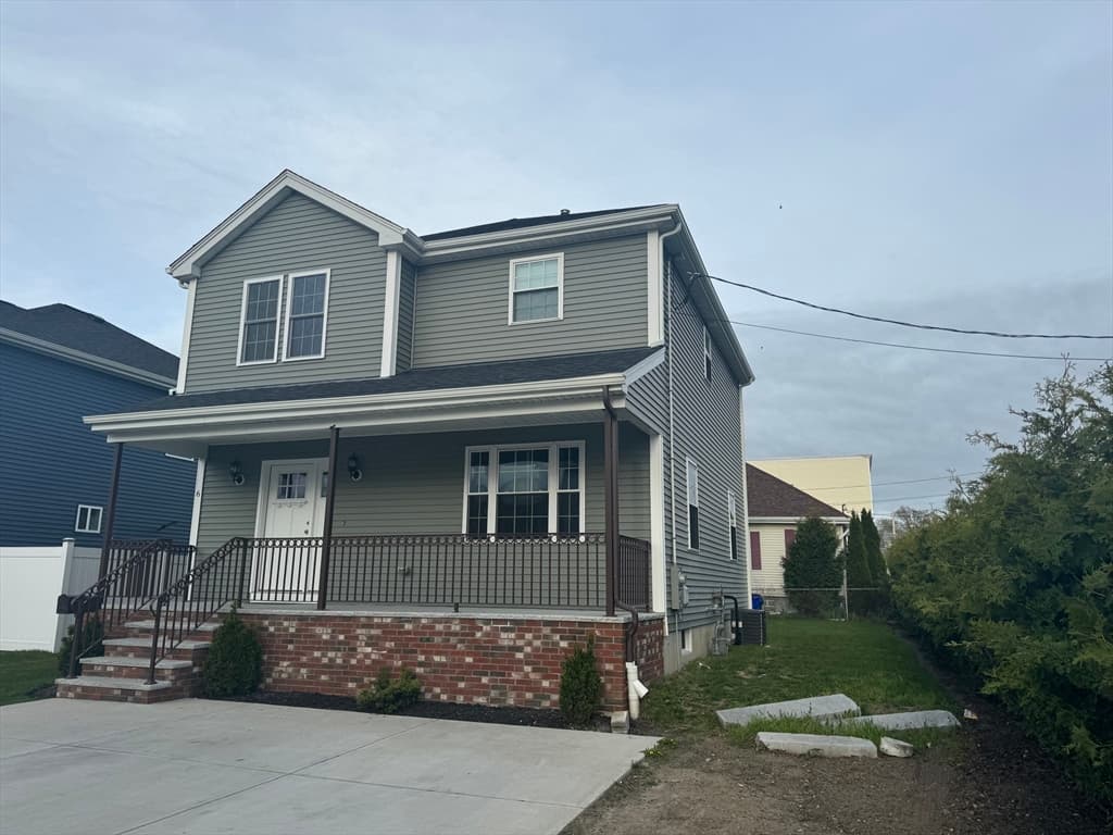 6 N Rocliffe St, Fall River MA 02723 photo 3