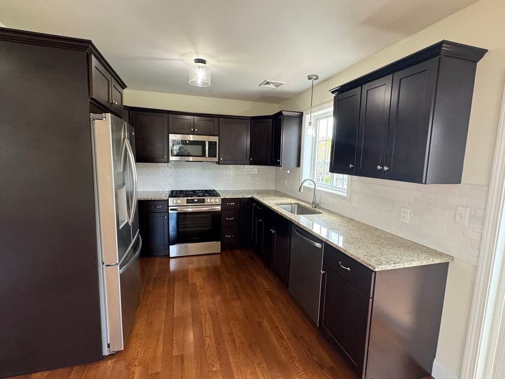6 N Rocliffe St, Fall River MA 02723 photo 9