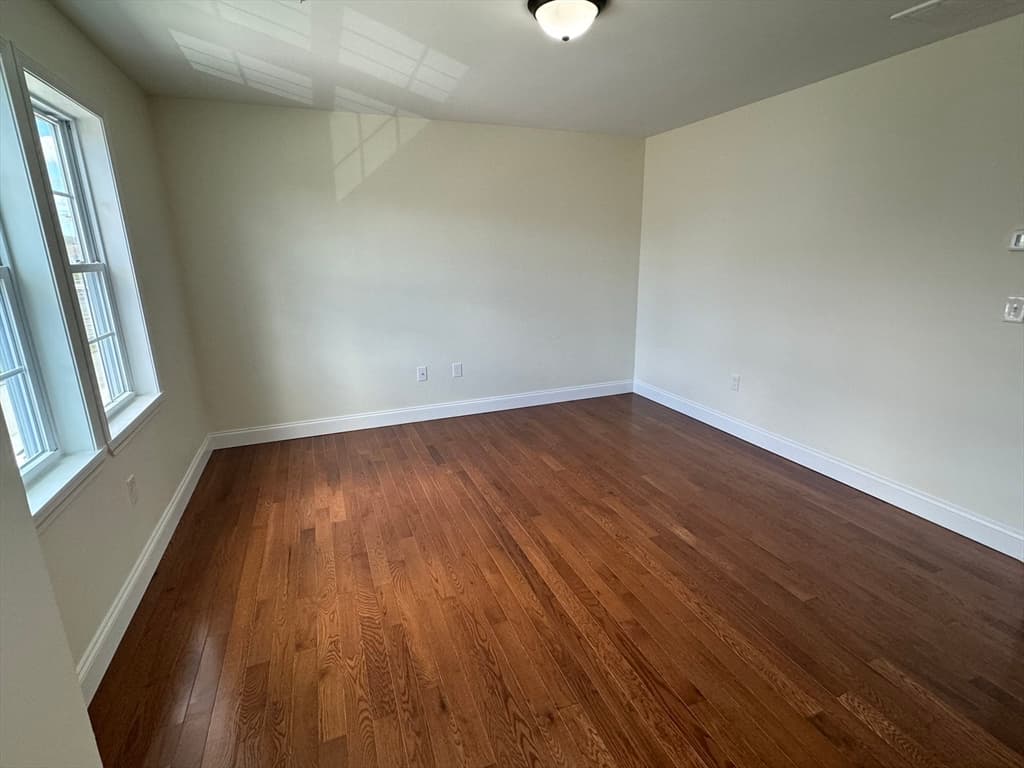 6 N Rocliffe St, Fall River MA 02723 photo 11
