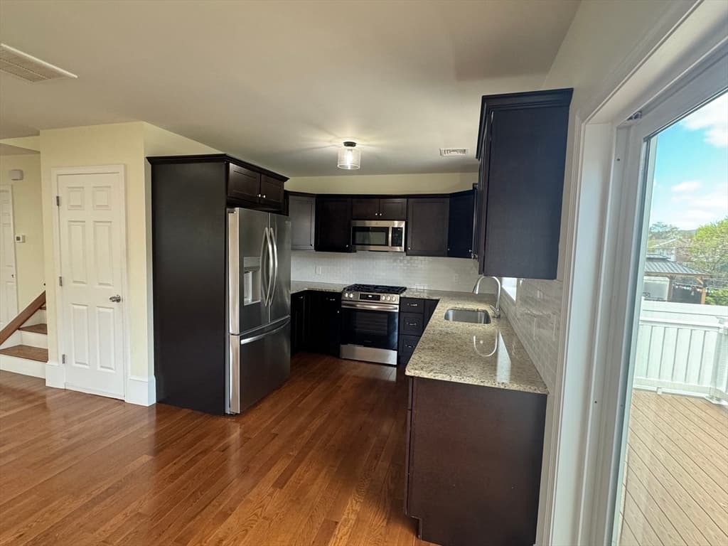 6 N Rocliffe St, Fall River MA 02723 photo 8