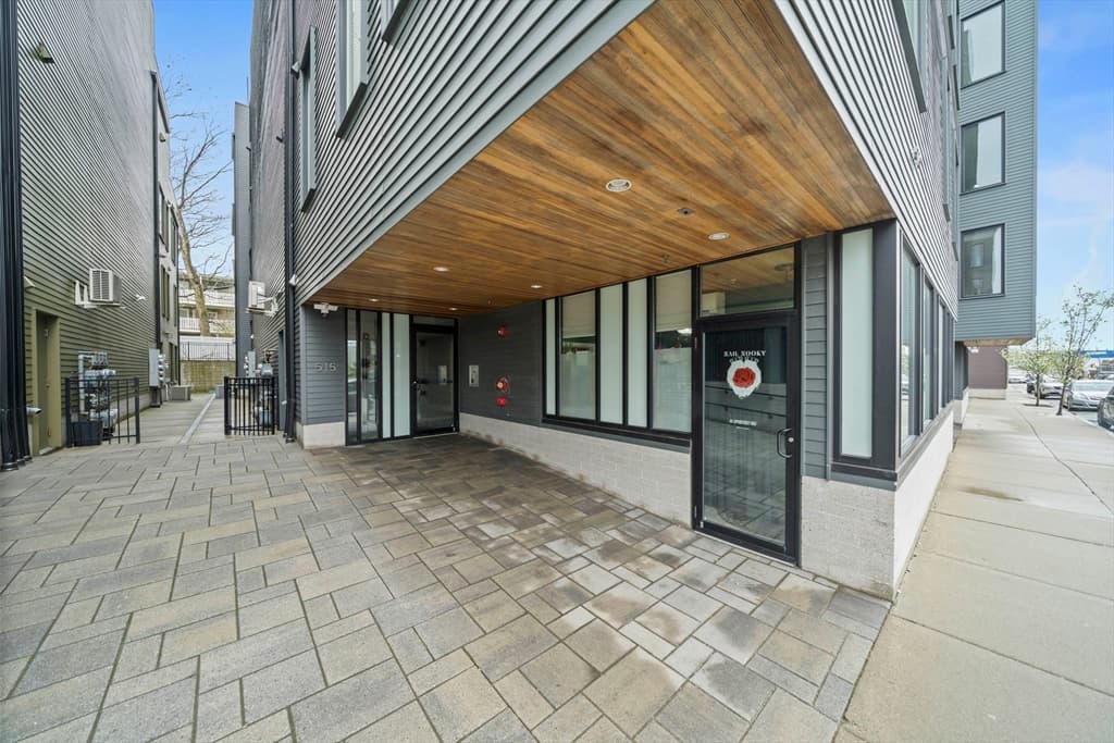 Condominium at 515 E 1st # 8, Boston MA 02127, photo 23 of 24