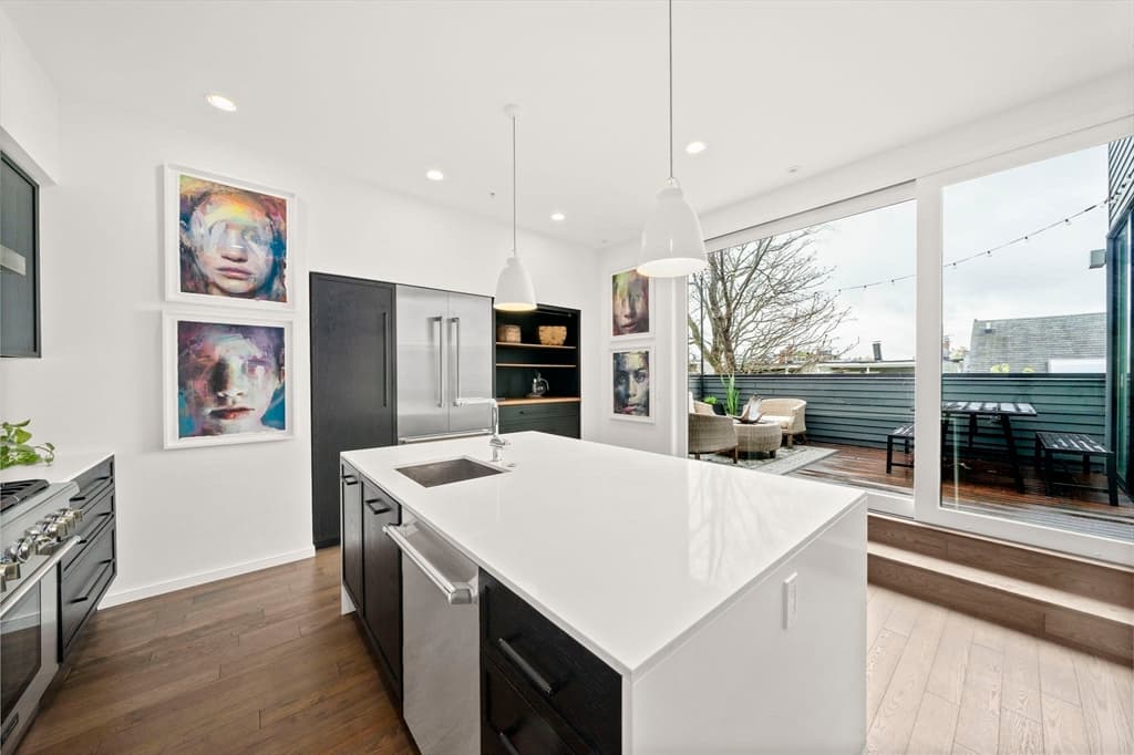 Condominium at 515 E 1st # 8, Boston MA 02127, photo 3 of 24