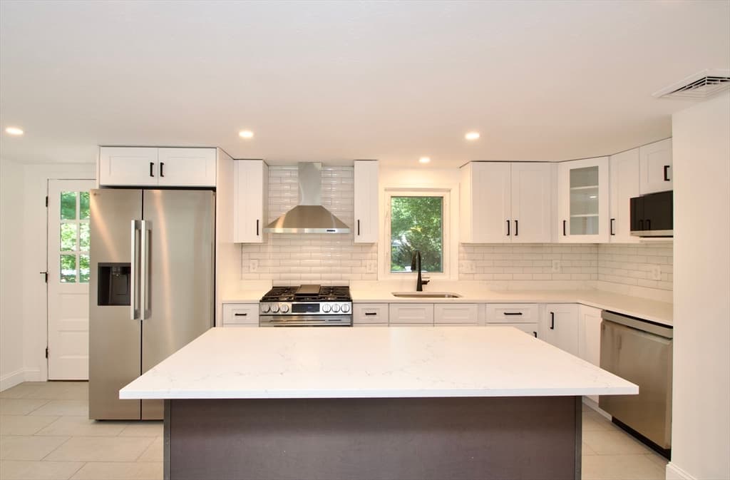 Single Family Residence at 7 Barbara Rd, Kingston MA 02364, Kingston, photo 2 of 26