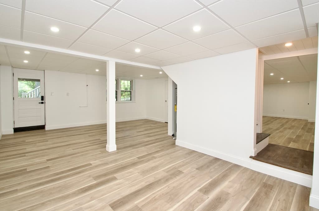 Single Family Residence at 7 Barbara Rd, Kingston MA 02364, Kingston, photo 13 of 26