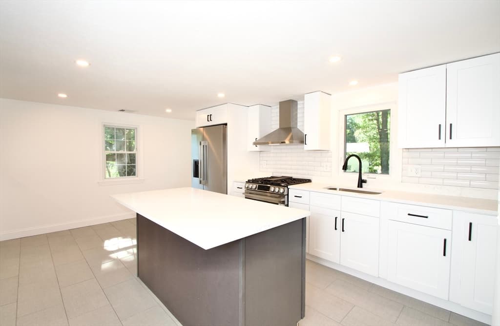 Single Family Residence at 7 Barbara Rd, Kingston MA 02364, Kingston, photo 5 of 26