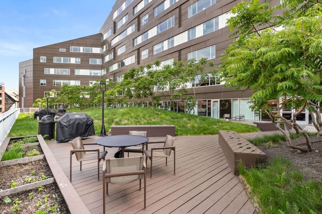 Condominium at 9 West Broadway # 402, Boston MA 02127, photo 27 of 32