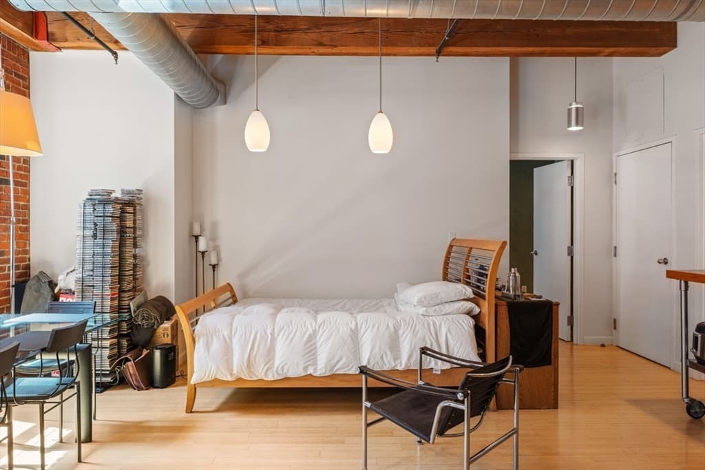 Condominium at 9 West Broadway # 402, Boston MA 02127, photo 17 of 32