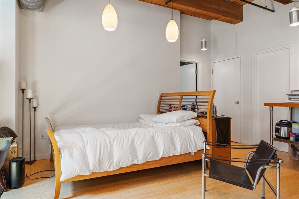 Condominium at 9 West Broadway # 402, Boston MA 02127, photo 16 of 32