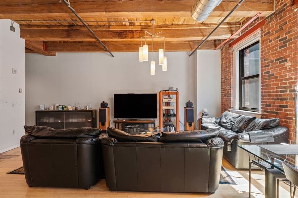 Condominium at 9 West Broadway # 402, Boston MA 02127, photo 12 of 32
