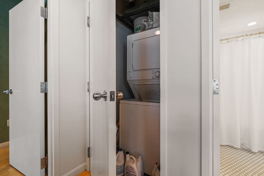 Condominium at 9 West Broadway # 402, Boston MA 02127, photo 22 of 32