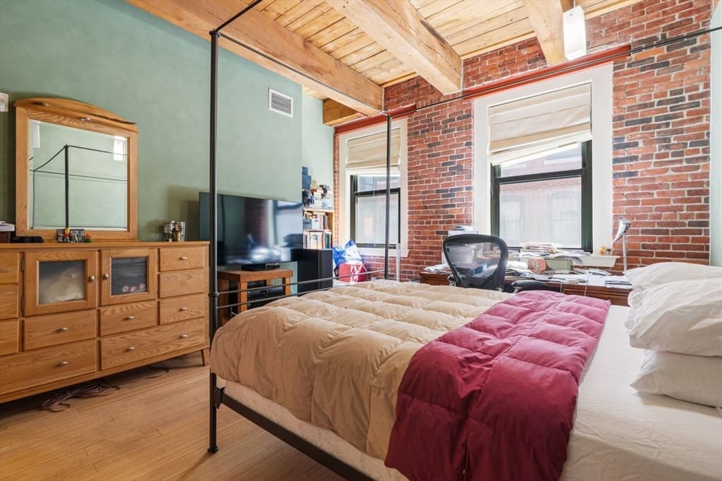 Condominium at 9 West Broadway # 402, Boston MA 02127, photo 20 of 32