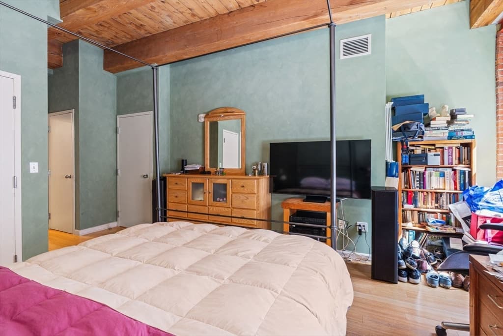 Condominium at 9 West Broadway # 402, Boston MA 02127, photo 24 of 32