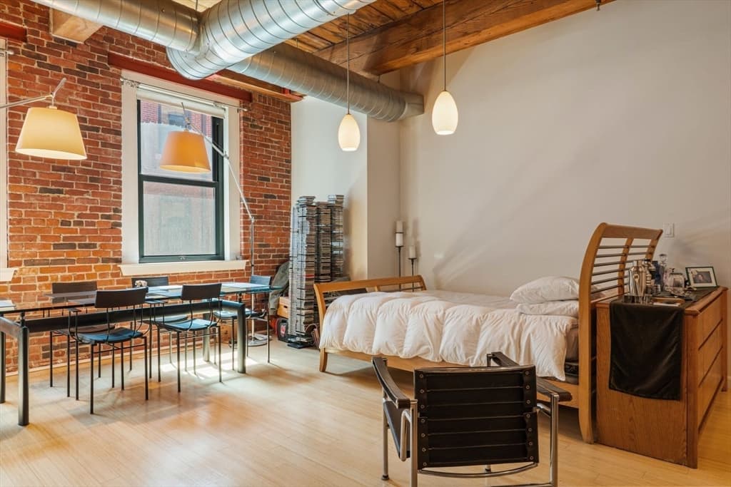Condominium at 9 West Broadway # 402, Boston MA 02127, photo 15 of 32