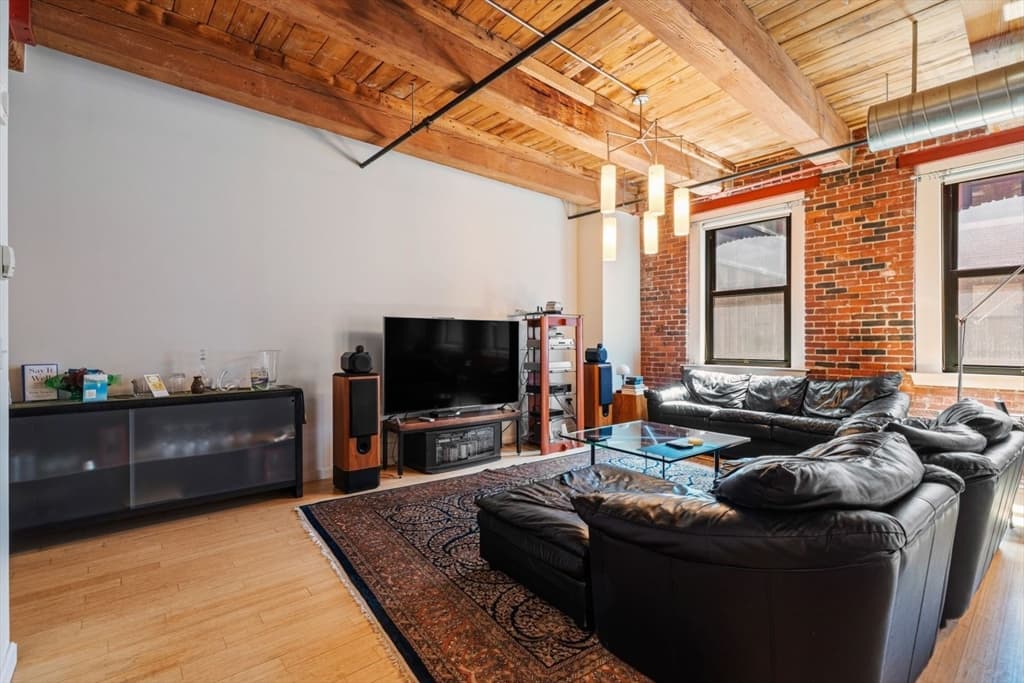 Condominium at 9 West Broadway # 402, Boston MA 02127, photo 4 of 32