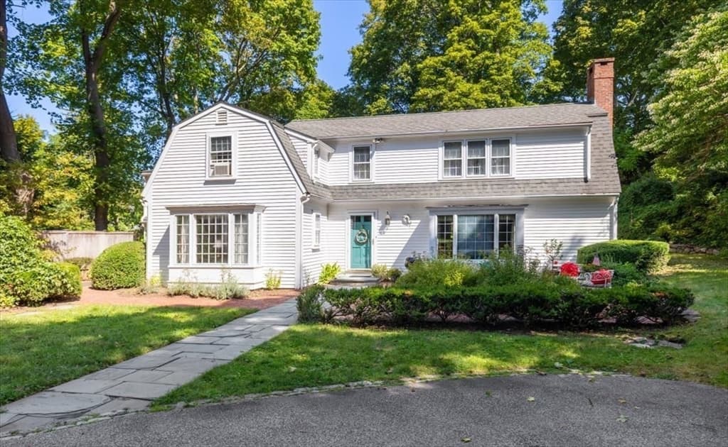 102 Central St, Hingham MA 02043