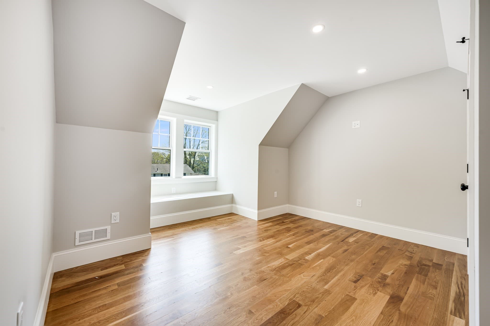 Single Family Residence at 6 Ivy Circle, Winchester MA 01890, photo 34 of 36