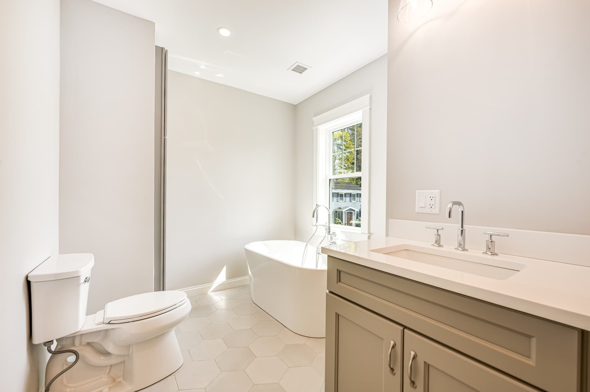 Single Family Residence at 6 Ivy Circle, Winchester MA 01890, photo 18 of 36