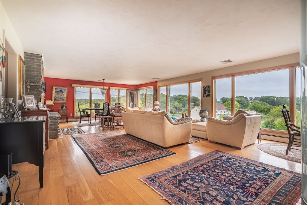 Single Family Residence at 225 Hixbridge Rd, Westport MA 02790, photo 8 of 22