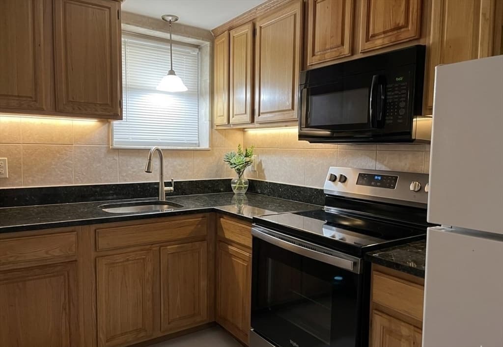 623 Cummins Hwy # B, Boston MA 02136 photo 3