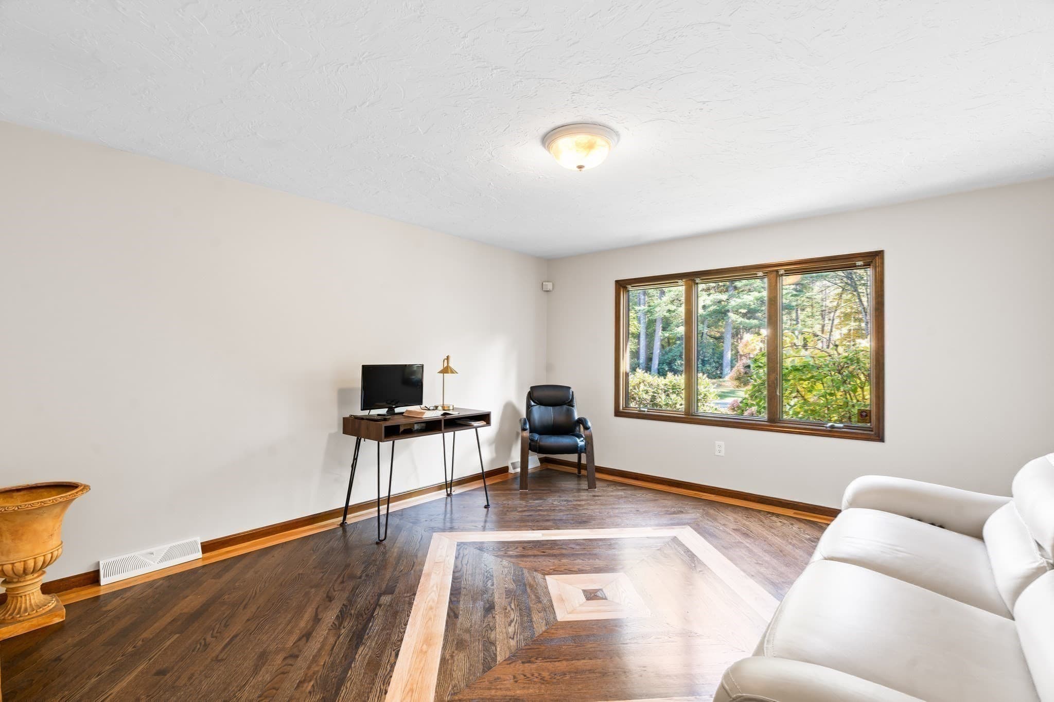 Single Family Residence at 7 Saddle Ridge Road, Sudbury MA 01776, photo 22 of 42