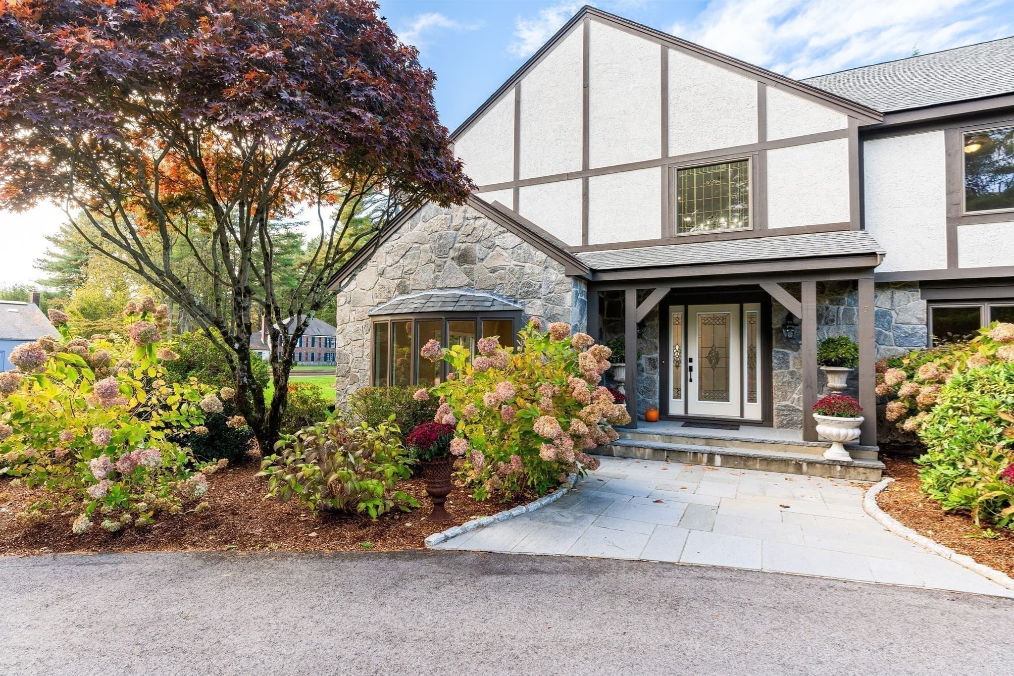Single Family Residence at 7 Saddle Ridge Road, Sudbury MA 01776, photo 10 of 42