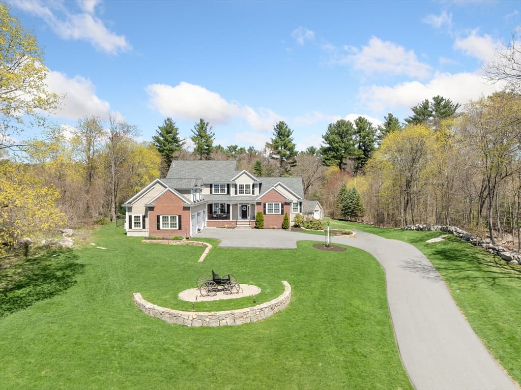 Single Family Residence at 344 Salem St, Lynnfield MA 01940, Lynnfield, photo 3 of 42