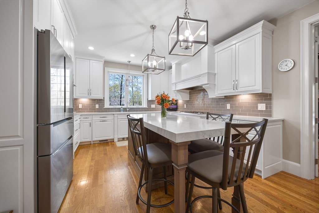 Single Family Residence at 344 Salem St, Lynnfield MA 01940, Lynnfield, photo 9 of 42