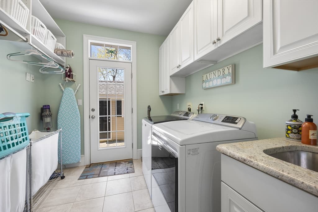 Single Family Residence at 344 Salem St, Lynnfield MA 01940, Lynnfield, photo 11 of 42