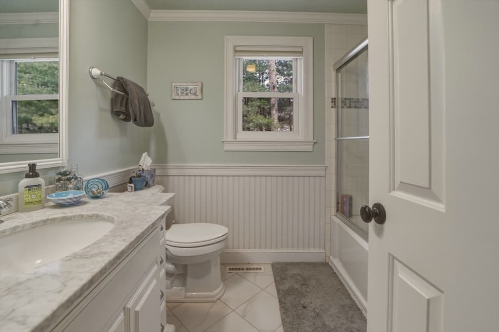 Single Family Residence at 50 Samoset Rd, Barnstable MA 02648, photo 12 of 27