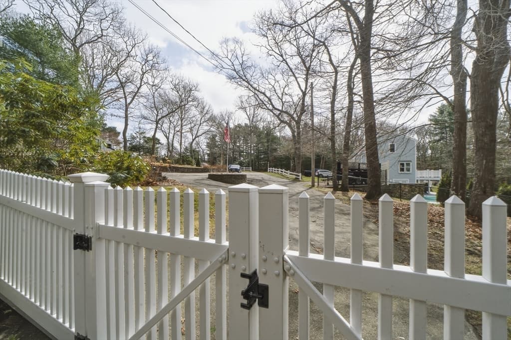 Single Family Residence at 50 Samoset Rd, Barnstable MA 02648, photo 22 of 27
