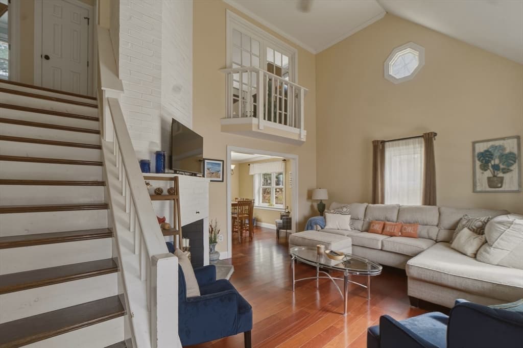 Single Family Residence at 50 Samoset Rd, Barnstable MA 02648, photo 9 of 27